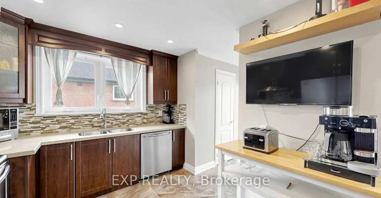 Main-71 Addington Crescent, Brampton, ON, L6T 2R4 - 8