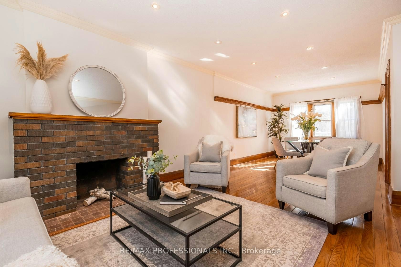 25 Methuen Avenue, Toronto, ON, M6S 1Z7 - 8