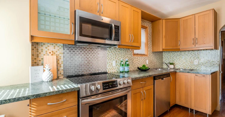 25 Methuen Avenue, Toronto, ON, M6S 1Z7 - 12