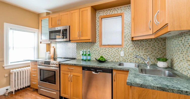 25 Methuen Avenue, Toronto, ON, M6S 1Z7 - 9