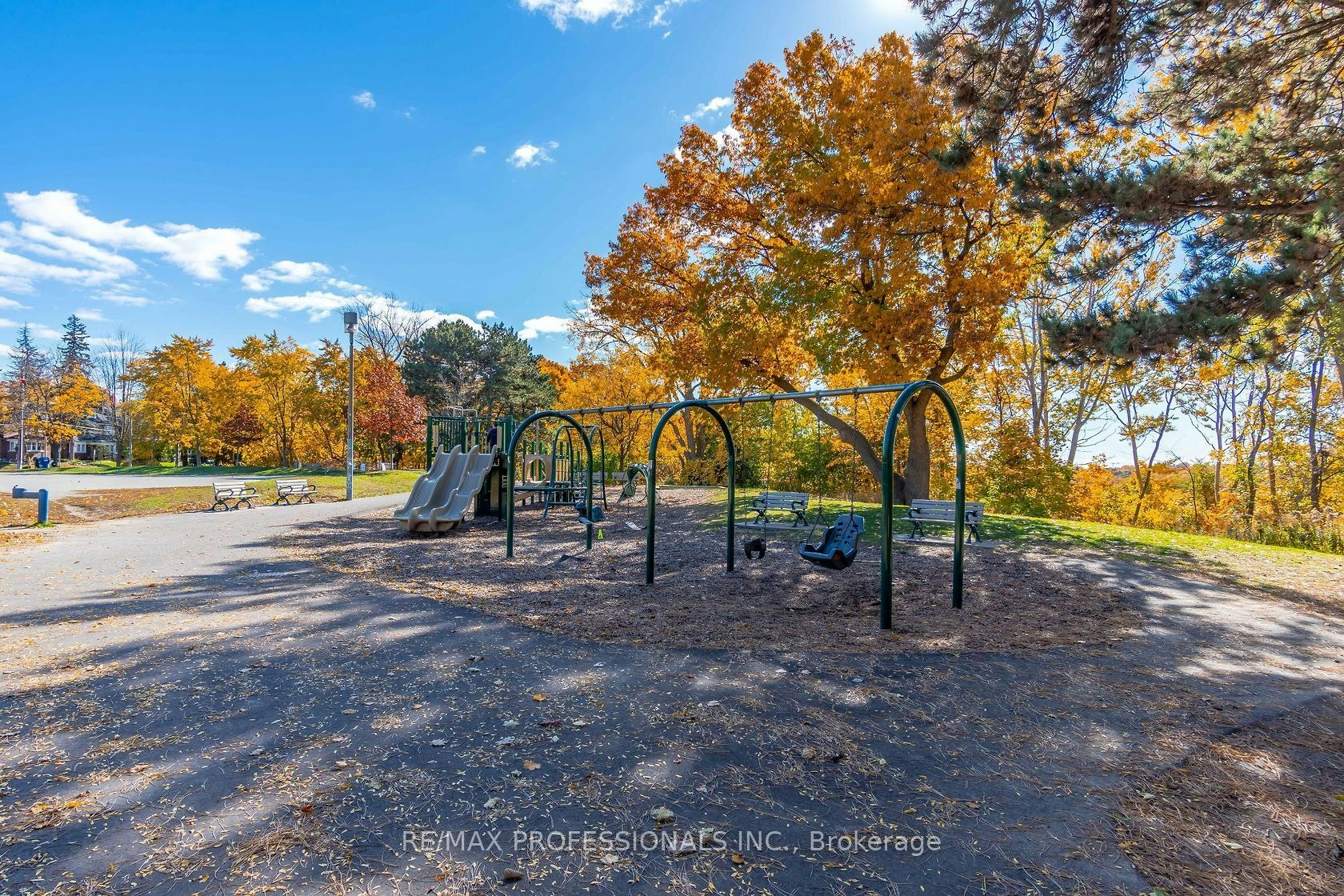 25 Methuen Avenue, Toronto, ON, M6S 1Z7 - 4