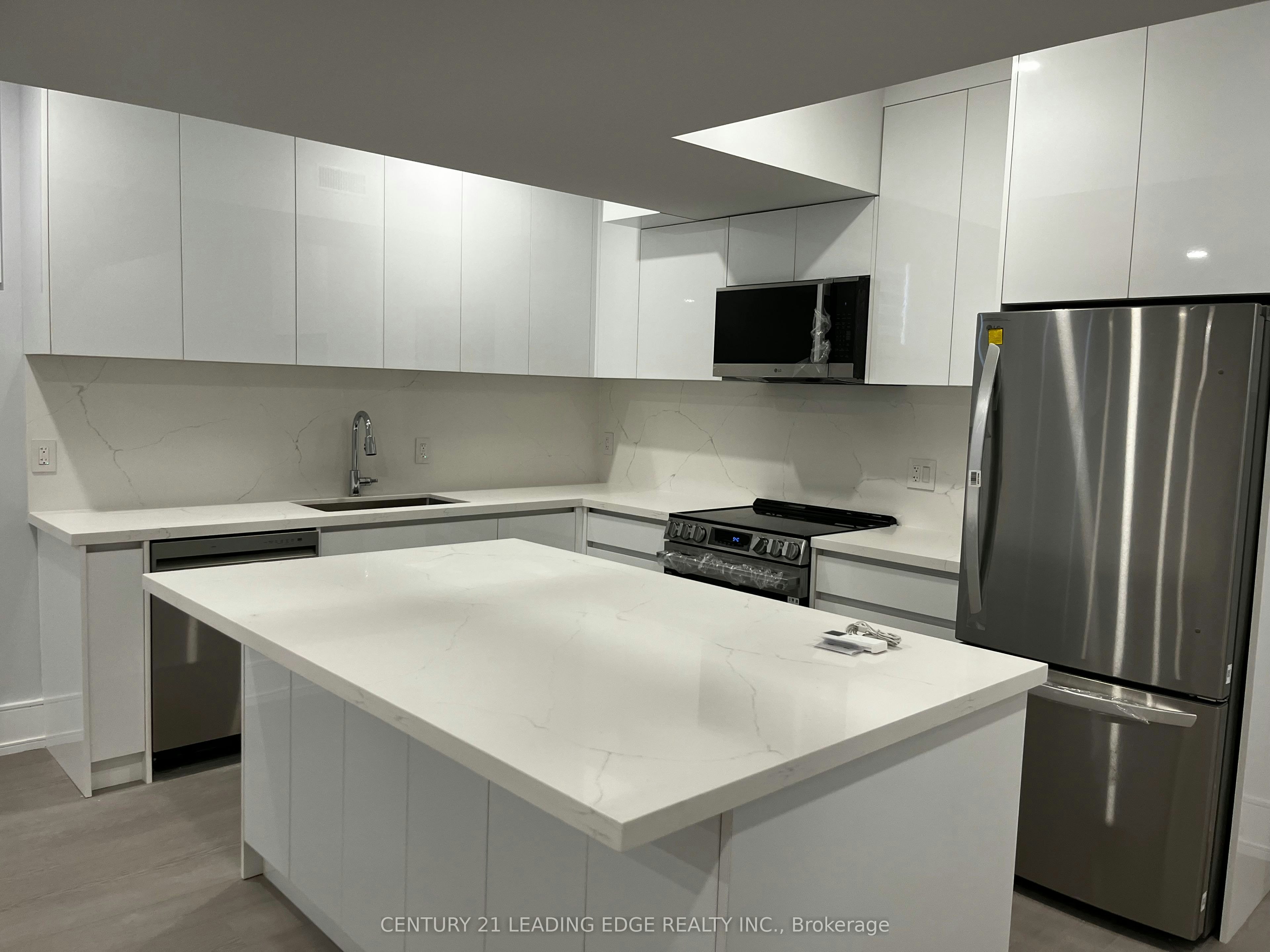 5A-170 Dixon Road, Toronto, ON, M9P 2L8 - 4