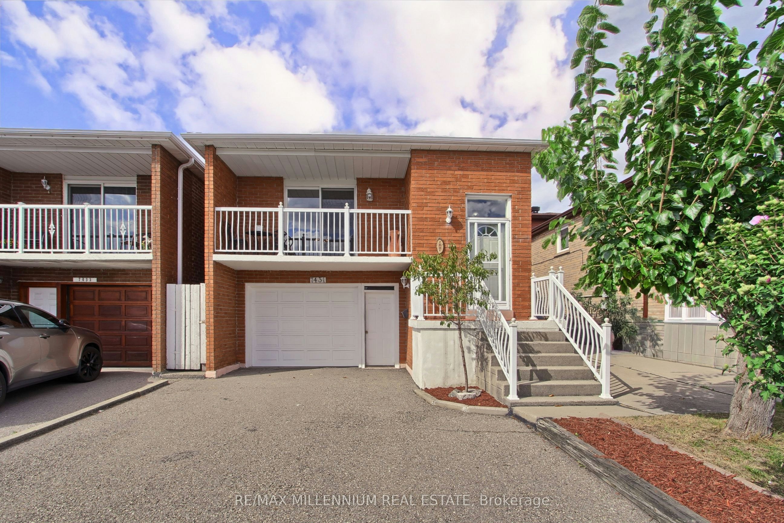 7431 Sigsbee Drive, Mississauga, ON, L4T 3S5