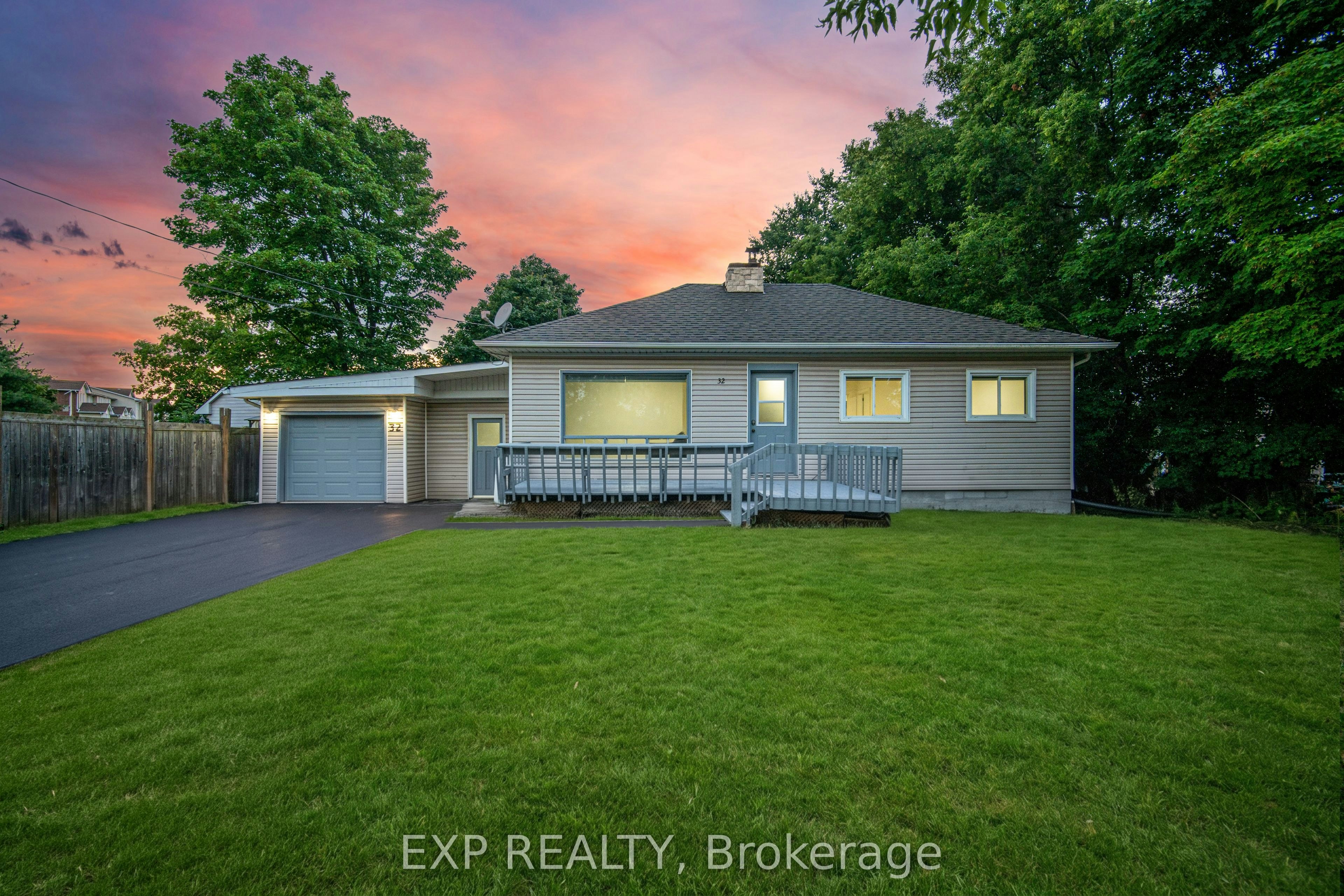 32 Maple Avenue E, Halton Hills, ON, L7G 5M2