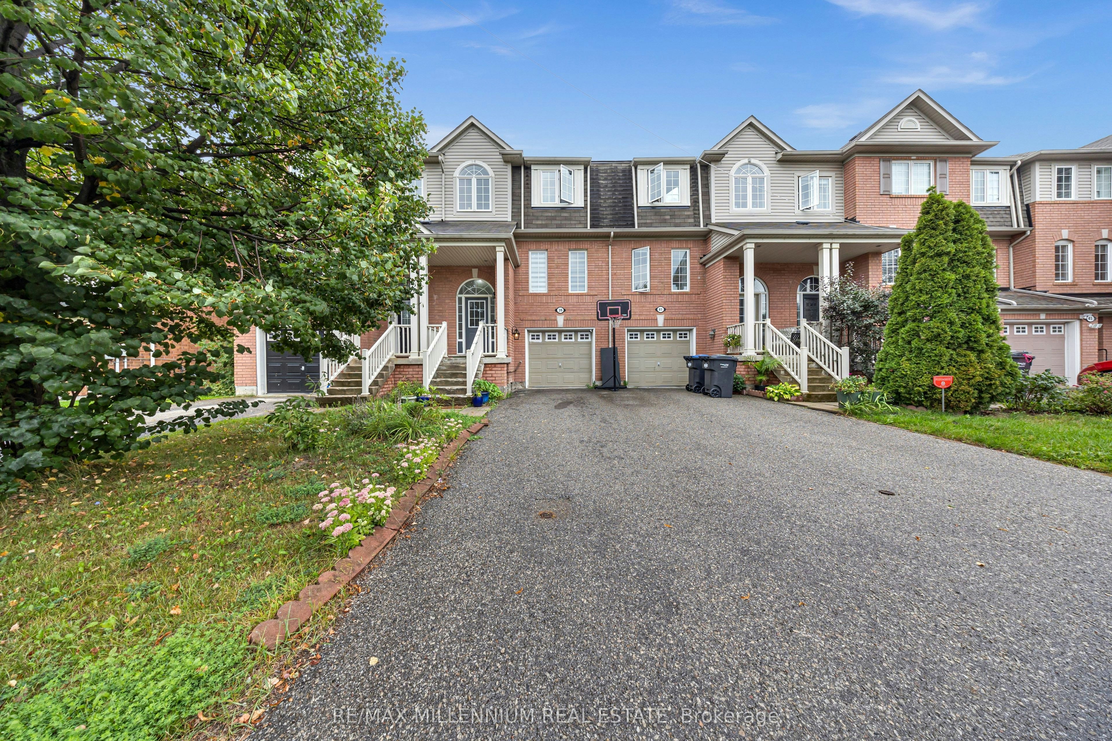 39 Decker Hollow Circle, Brampton, ON, L6X 0K9
