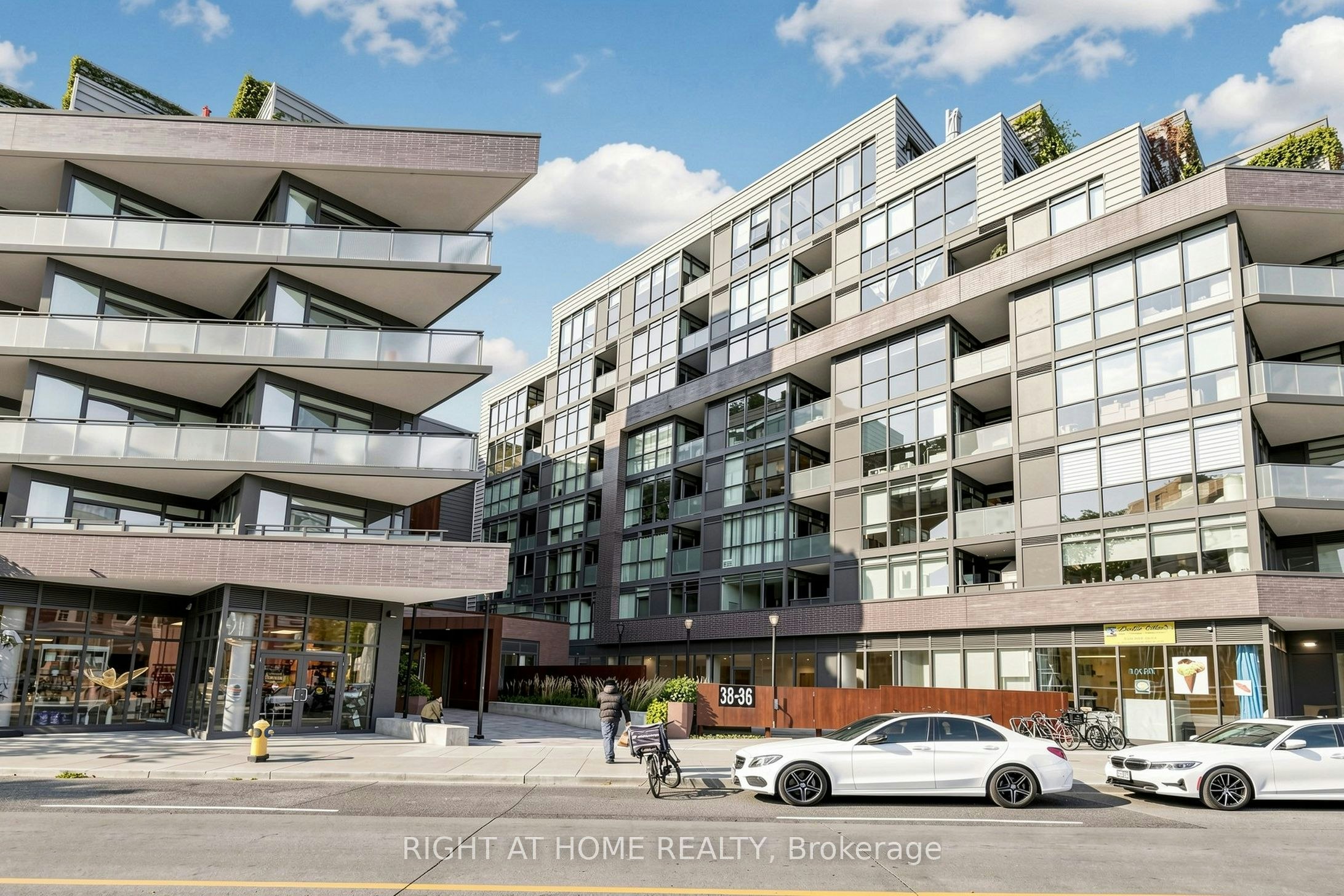 307-36 Howard Park Avenue, Toronto, ON, M6R 0A7
