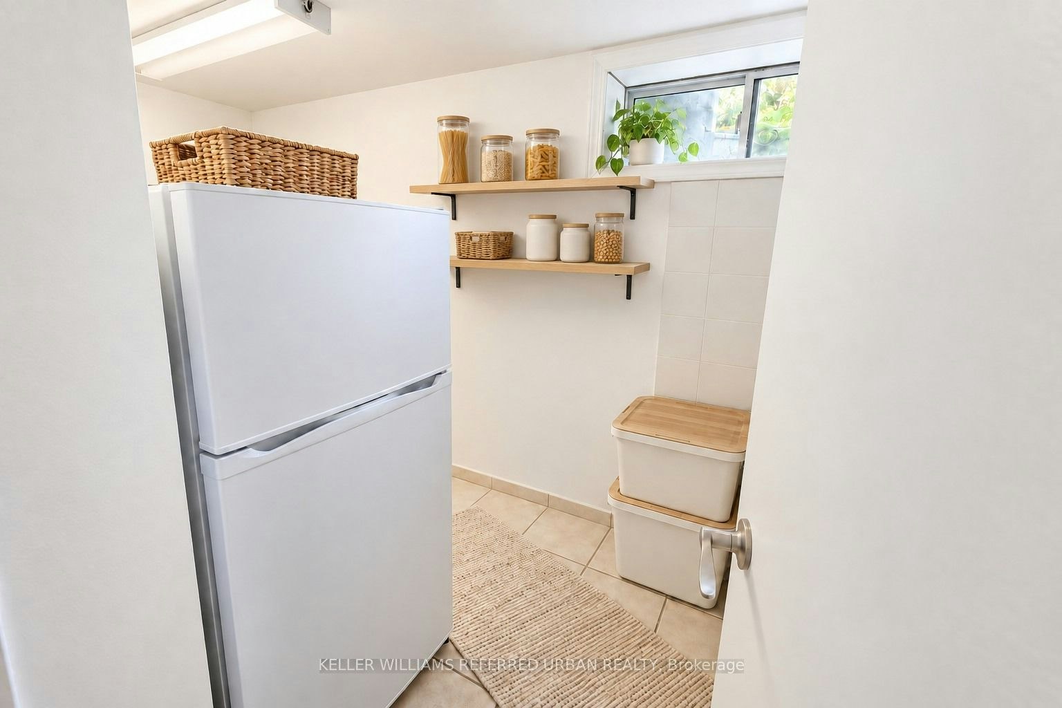 L.L.-104 Rankin Crescent, Toronto, ON, M6P 4G6 - 3