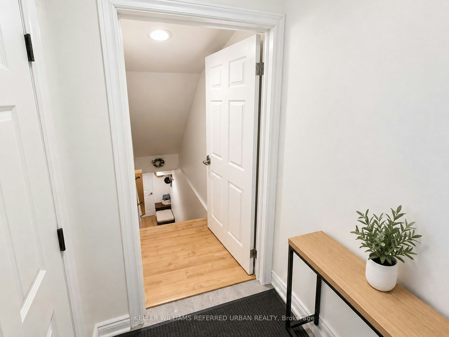 L.L.-104 Rankin Crescent, Toronto, ON, M6P 4G6 - 5