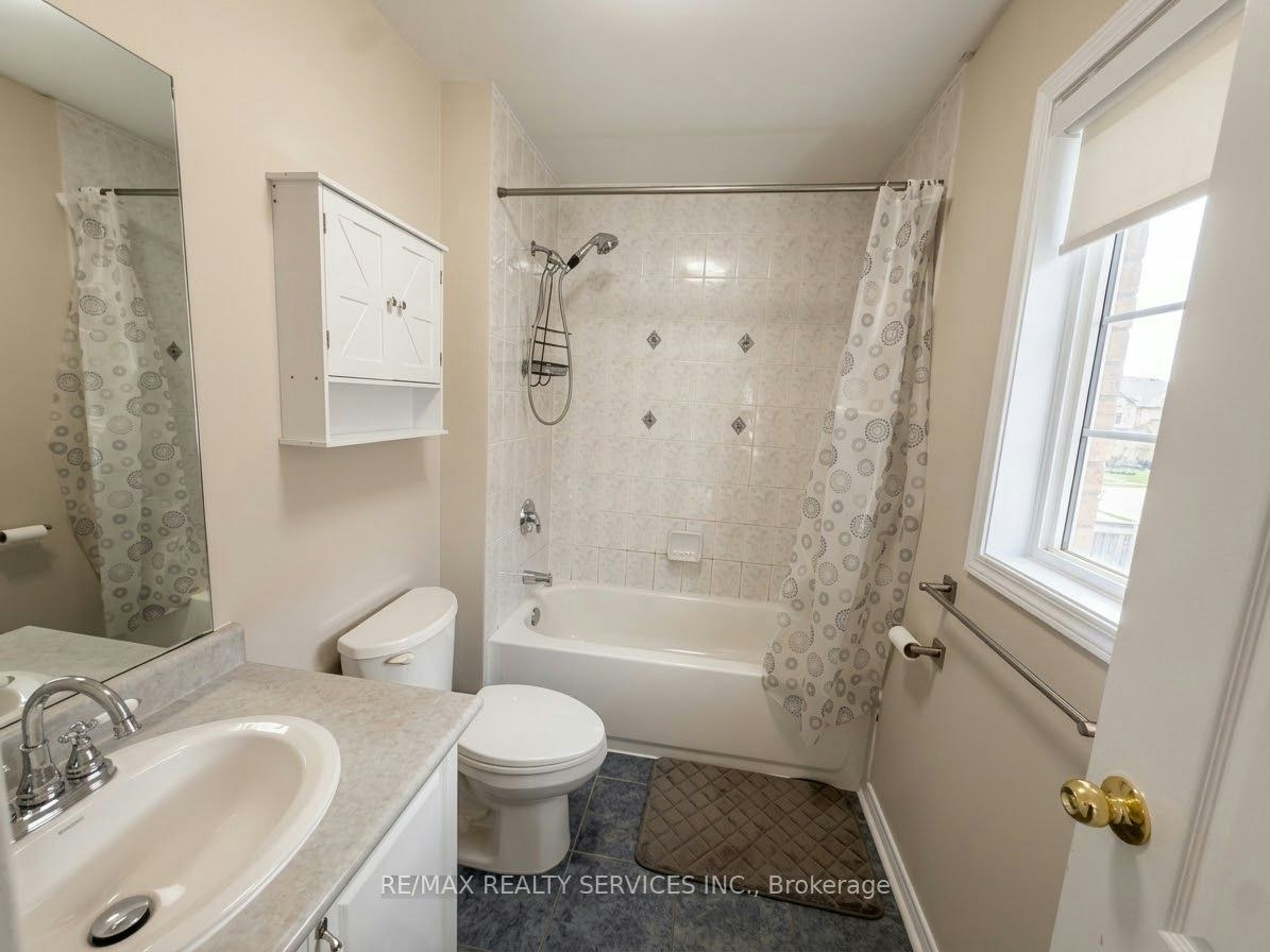 4 Butterchurn Road, Brampton, ON, L6X 4V1 - 8