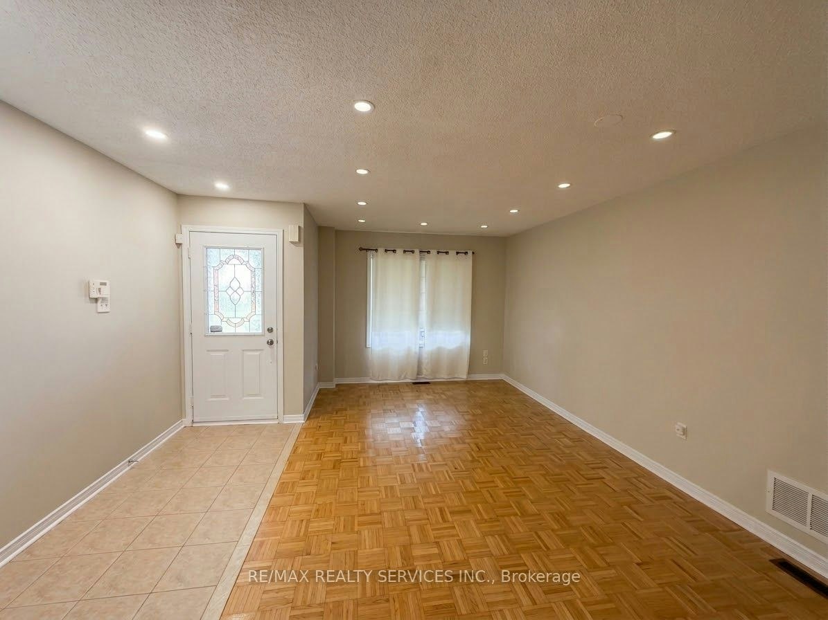 4 Butterchurn Road, Brampton, ON, L6X 4V1 - 2