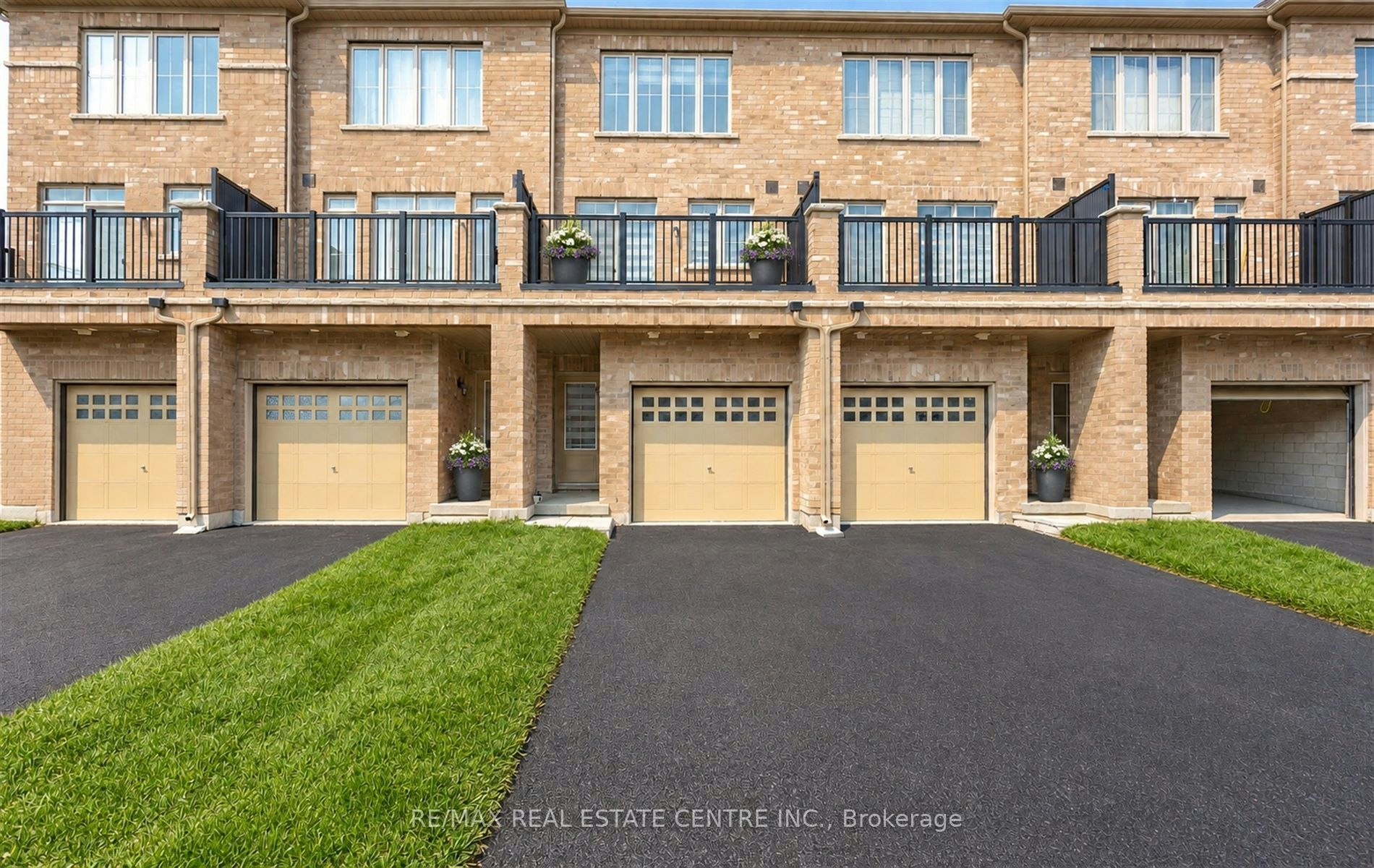 353 Inspire Boulevard, Brampton, ON, L6R 0B8 4