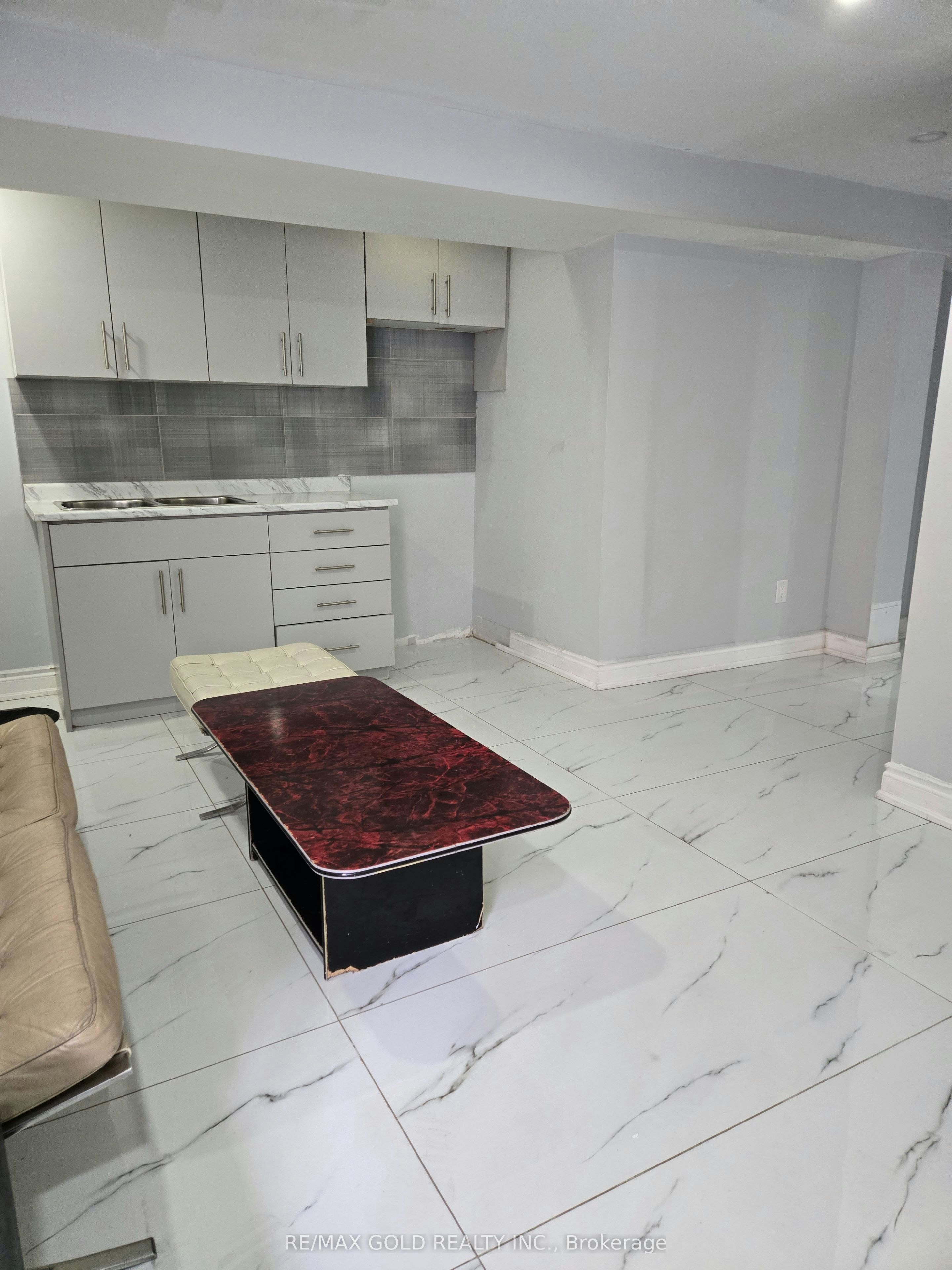 18 Markham Street, Brampton, ON, L6S 2X7 - 10