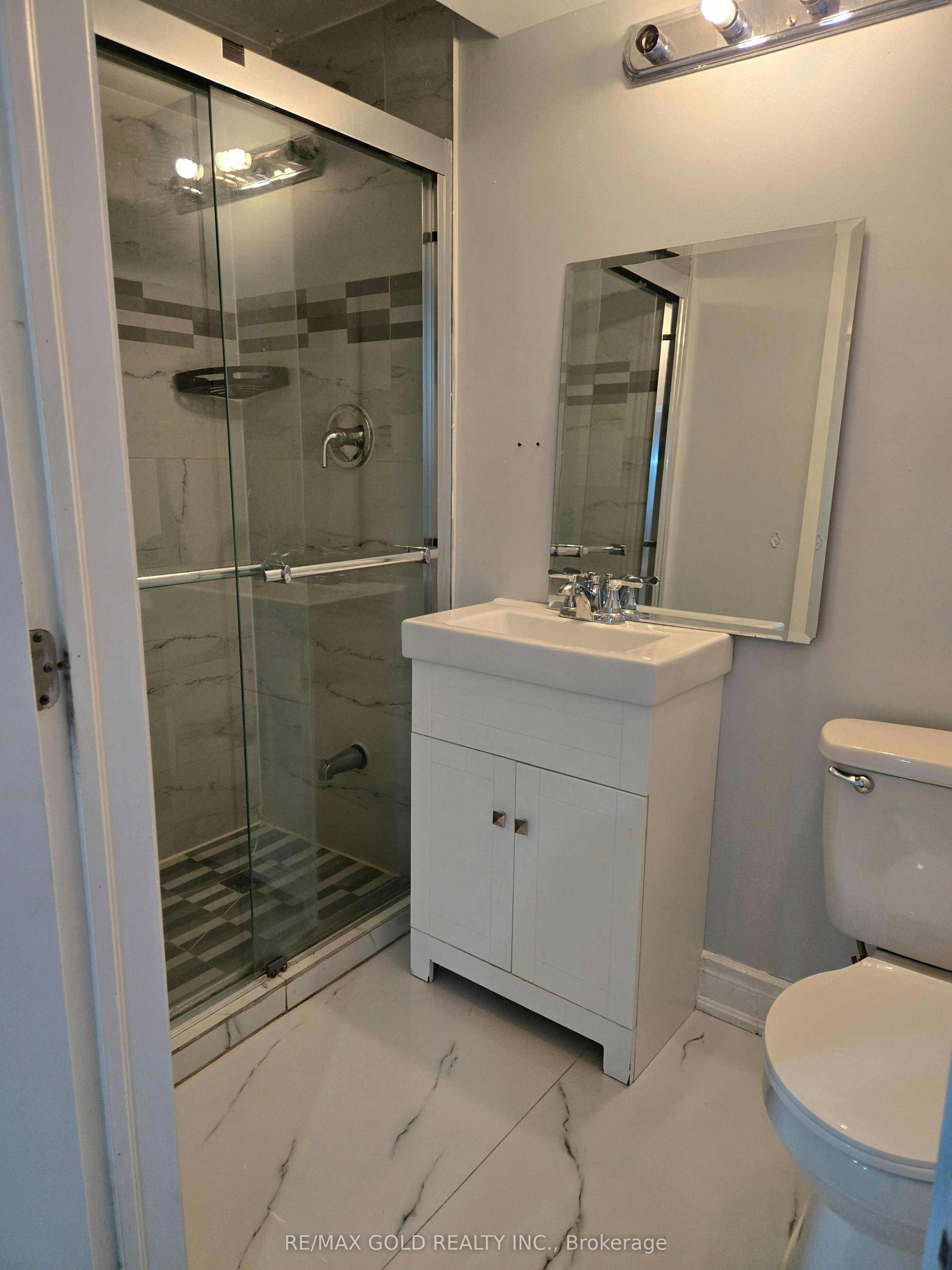 18 Markham Street, Brampton, ON, L6S 2X7 - 8