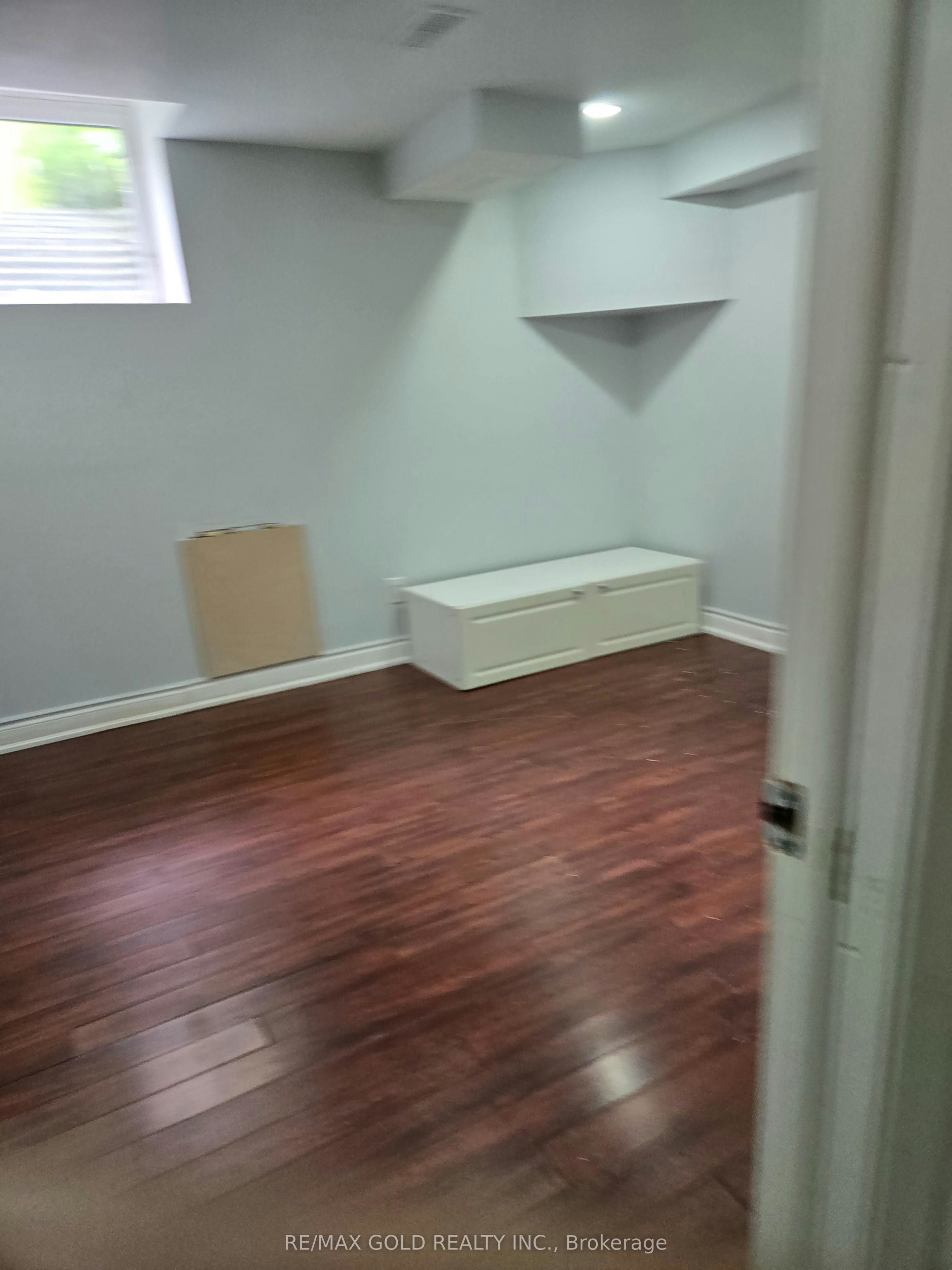 18 Markham Street, Brampton, ON, L6S 2X7 - 6