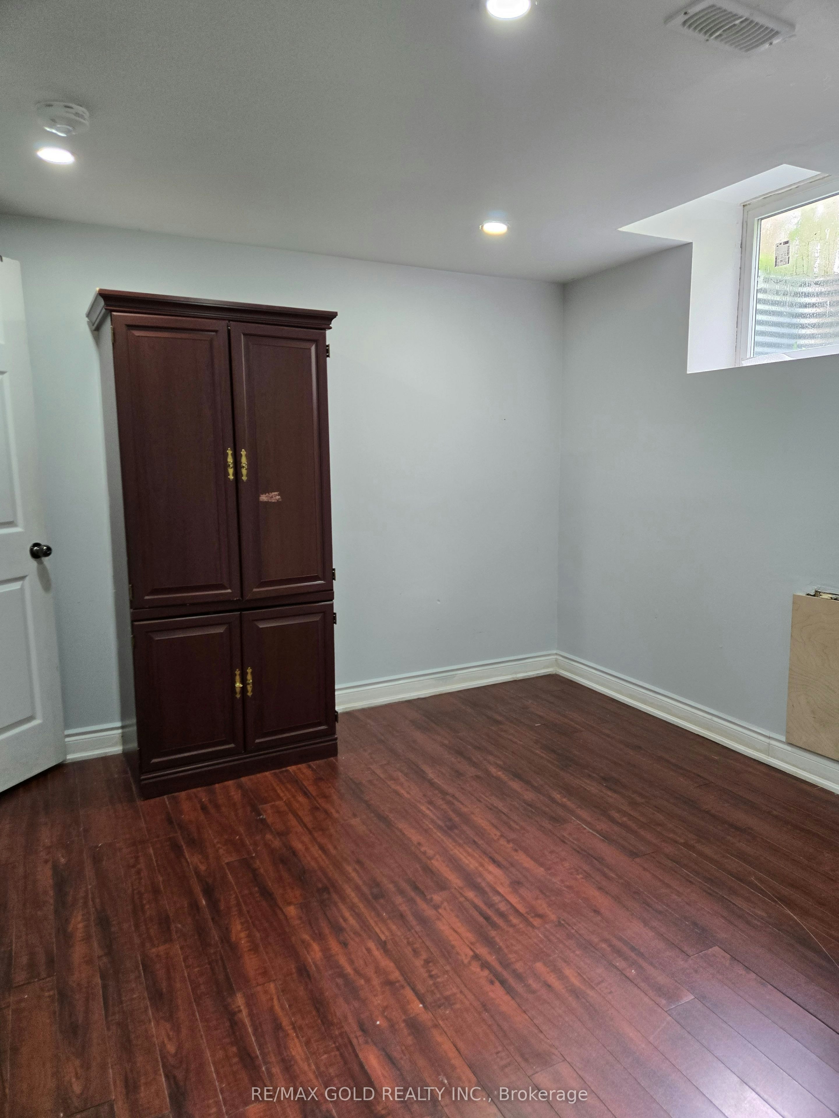 18 Markham Street, Brampton, ON, L6S 2X7 - 7