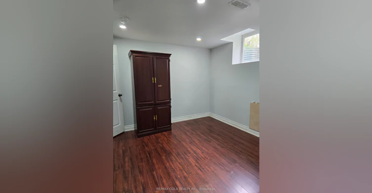 18 Markham Street, Brampton, ON, L6S 2X7 - 7