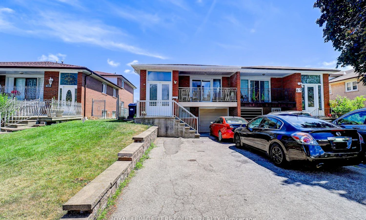 88 Central Parkway W