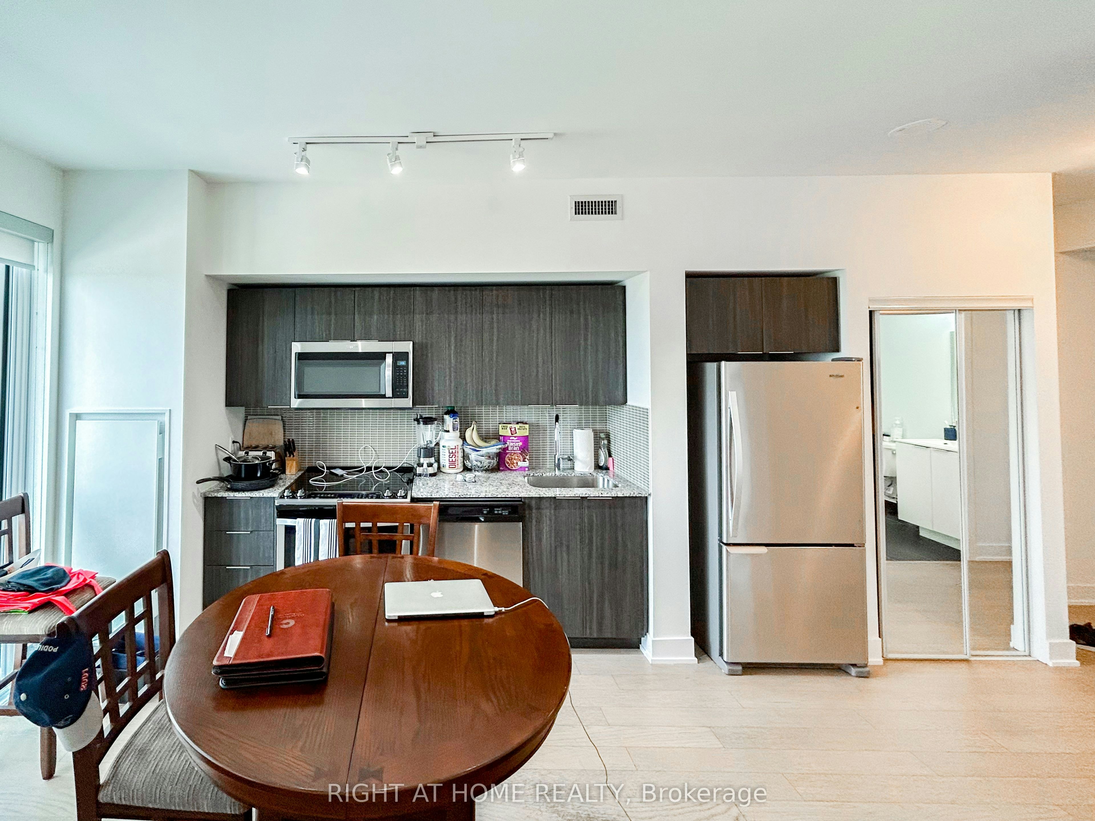 3313-30 Shore Breeze Drive, Toronto, ON, M8V 0J1 - 8