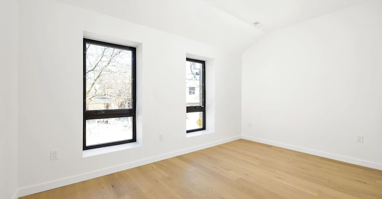 Upper-86 Lansdowne Avenue, Toronto, ON, M6K 2V9 - 15