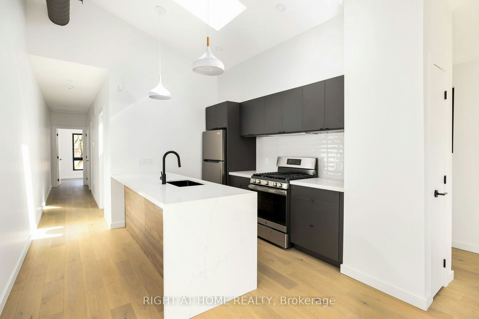 Upper-86 Lansdowne Avenue, Toronto, ON, M6K 2V9 - 7