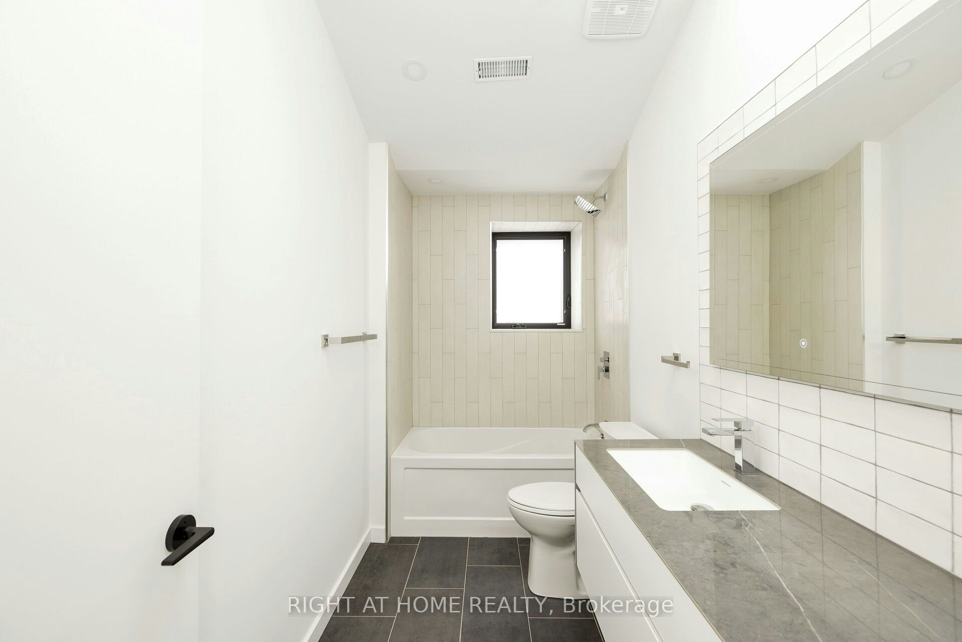 Upper-86 Lansdowne Avenue, Toronto, ON, M6K 2V9 - 17