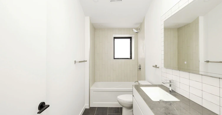 Upper-86 Lansdowne Avenue, Toronto, ON, M6K 2V9 - 17