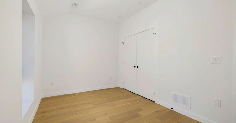 Upper-86 Lansdowne Avenue, Toronto, ON, M6K 2V9 - 16