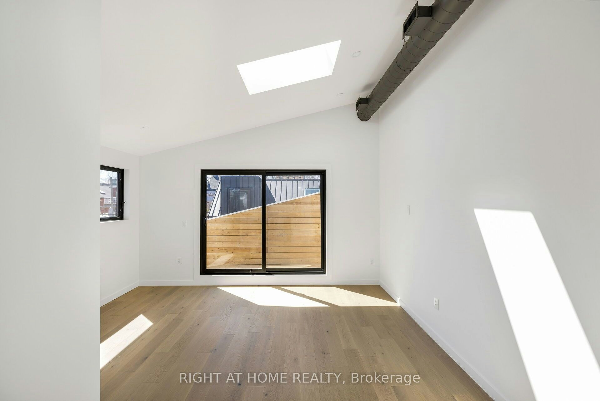 Upper-86 Lansdowne Avenue, Toronto, ON, M6K 2V9 - 3