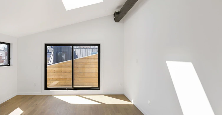 Upper-86 Lansdowne Avenue, Toronto, ON, M6K 2V9 - 3