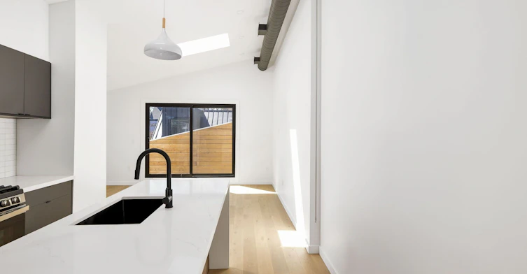 Upper-86 Lansdowne Avenue, Toronto, ON, M6K 2V9 - 6