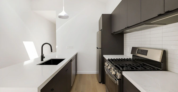 Upper-86 Lansdowne Avenue, Toronto, ON, M6K 2V9 - 9