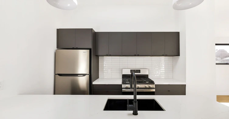Upper-86 Lansdowne Avenue, Toronto, ON, M6K 2V9 - 8
