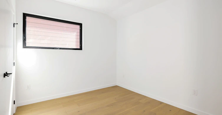 Upper-86 Lansdowne Avenue, Toronto, ON, M6K 2V9 - 13