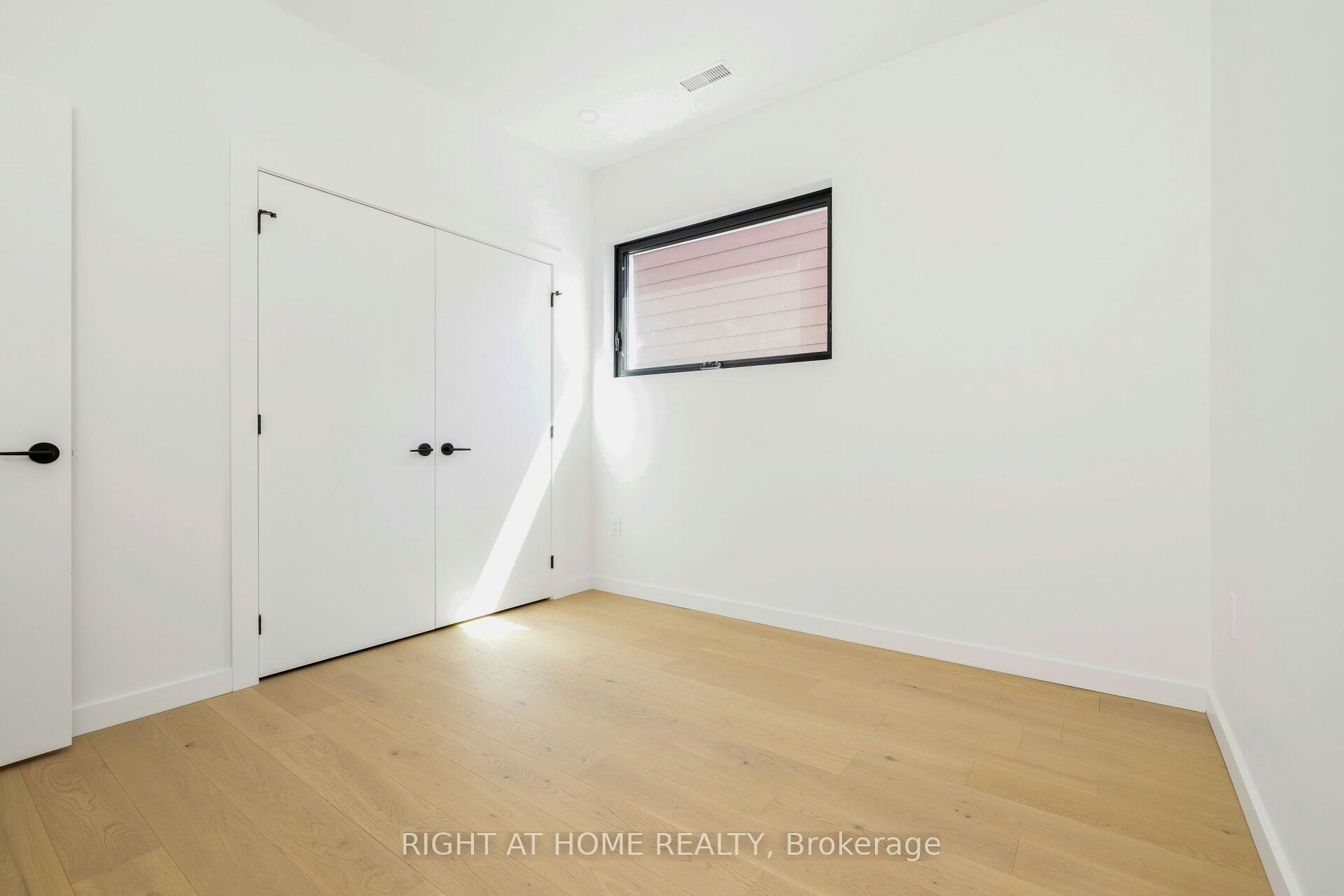 Upper-86 Lansdowne Avenue, Toronto, ON, M6K 2V9 - 14