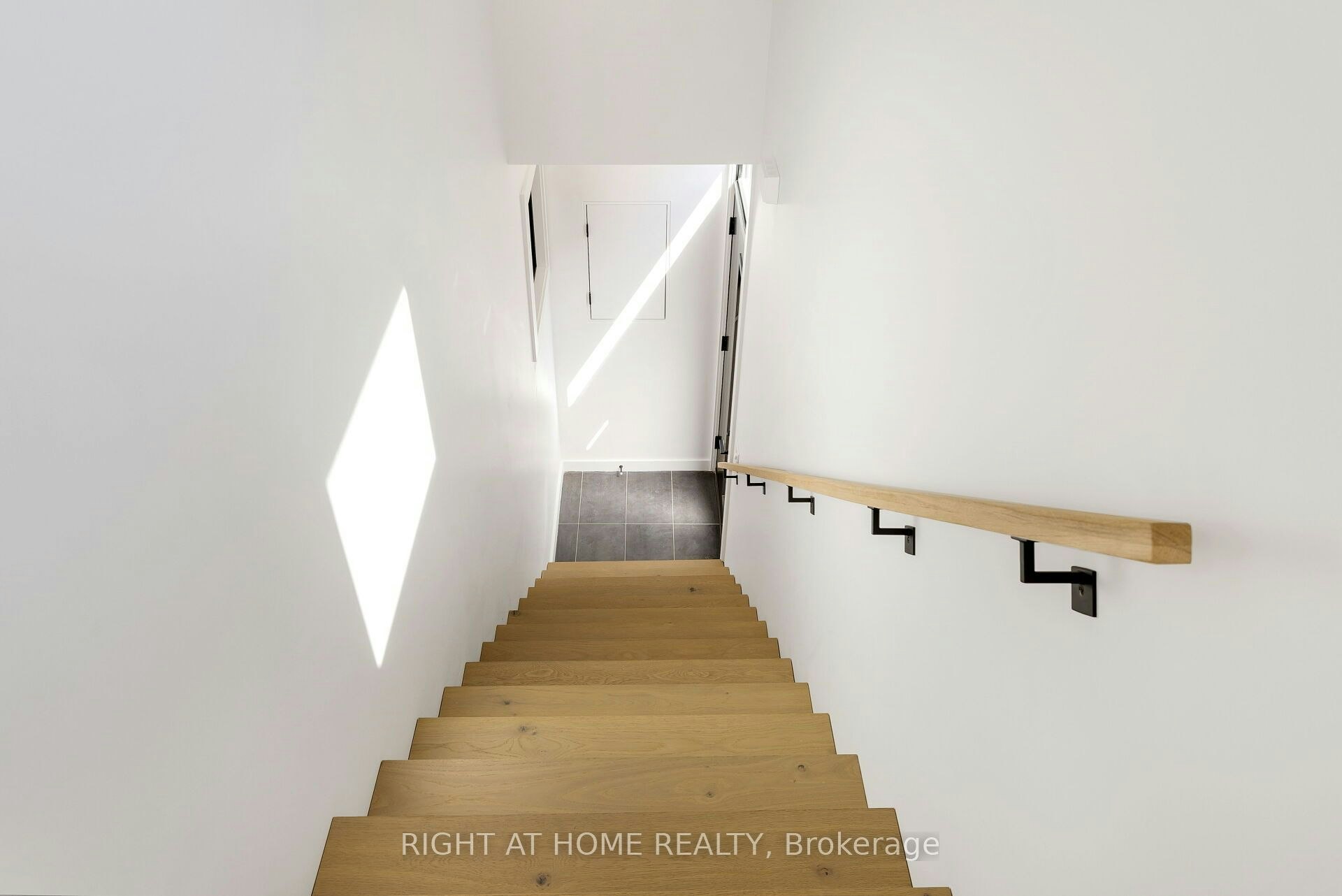 Upper-86 Lansdowne Avenue, Toronto, ON, M6K 2V9 - 19