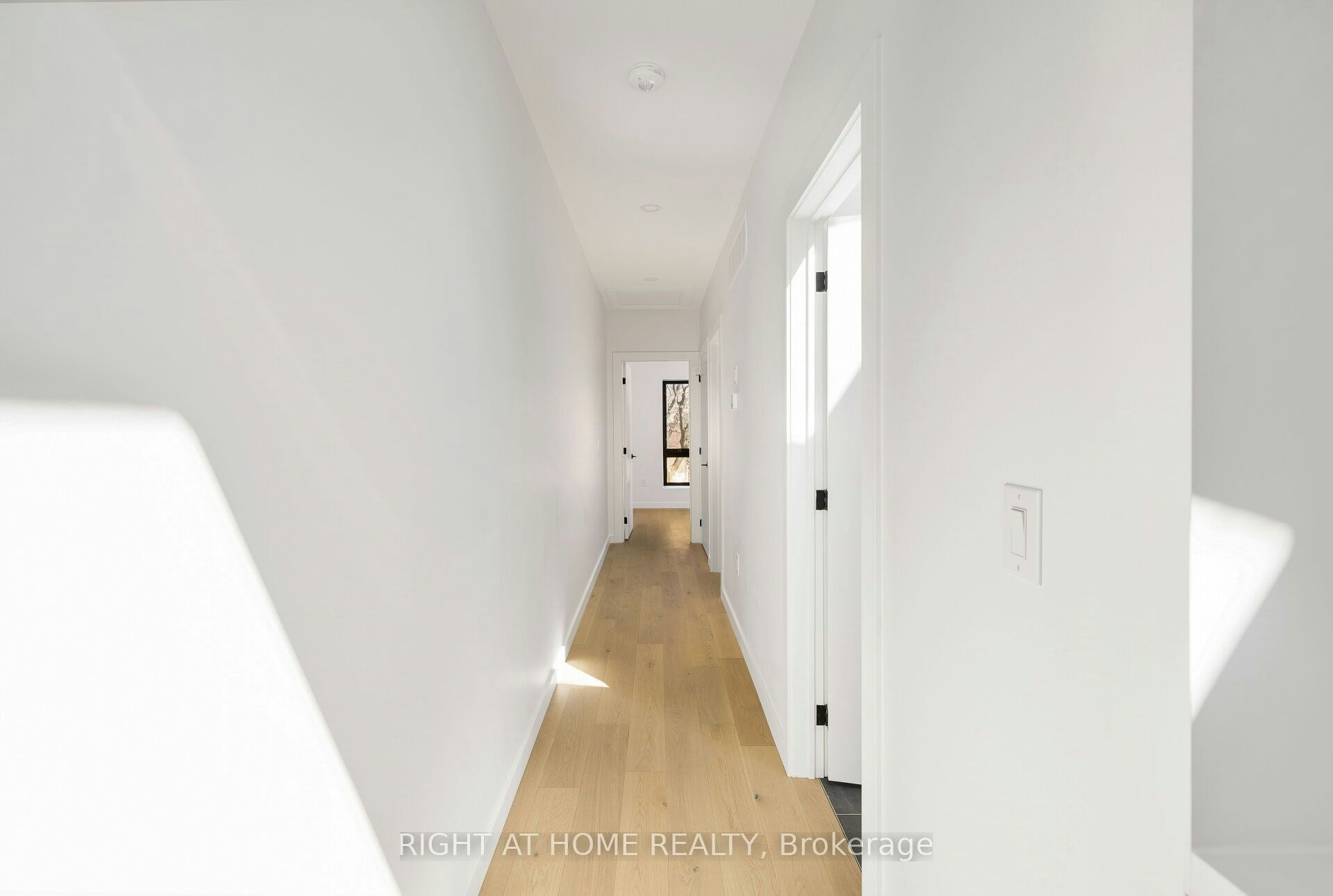 Upper-86 Lansdowne Avenue, Toronto, ON, M6K 2V9 - 12