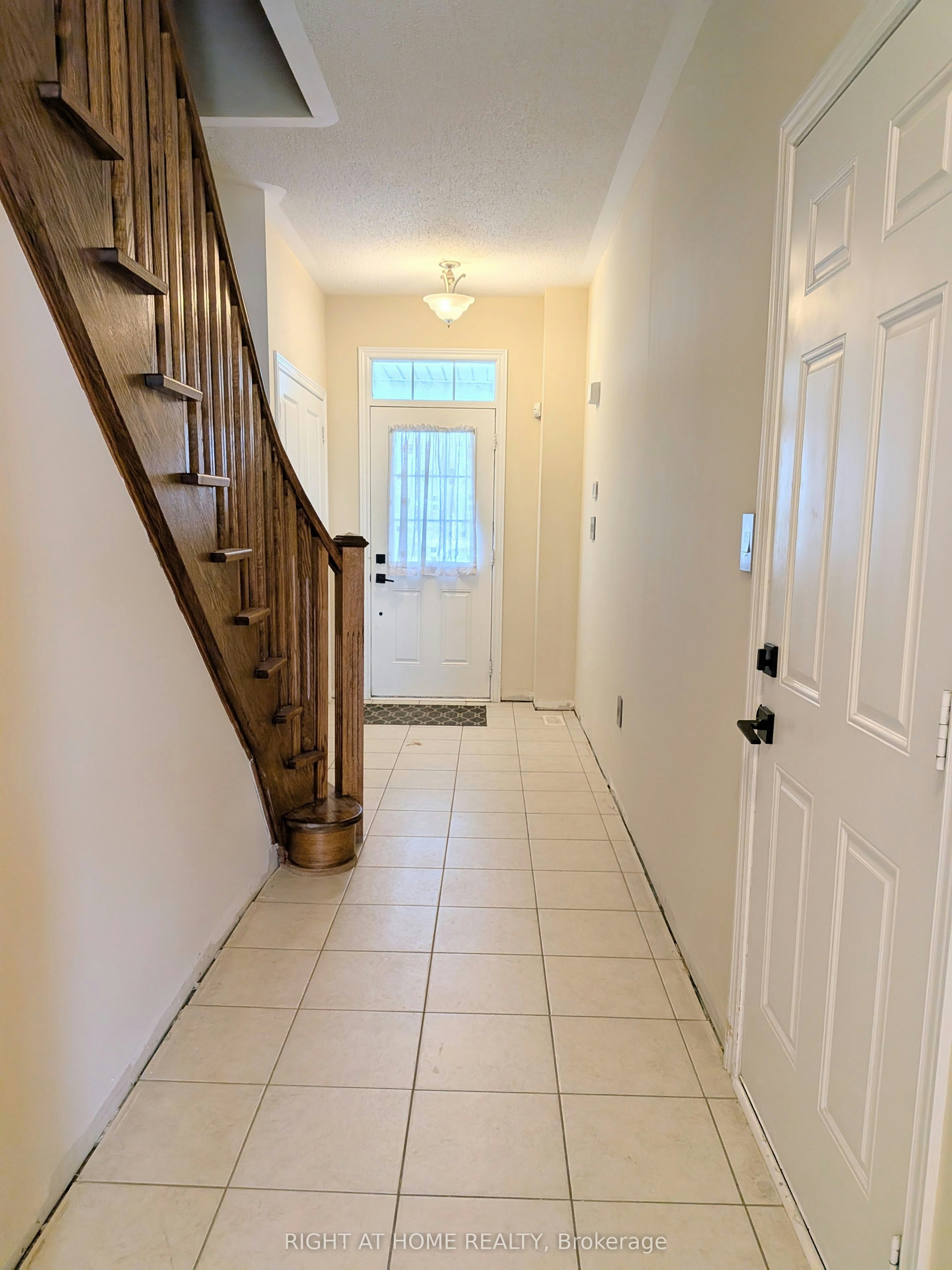 37 Biddens Square, Brampton, ON, L6P 0W4 - 3