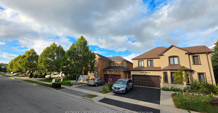 3 Meadow Glade Road, Brampton, ON, L6R 1Z7 - 4