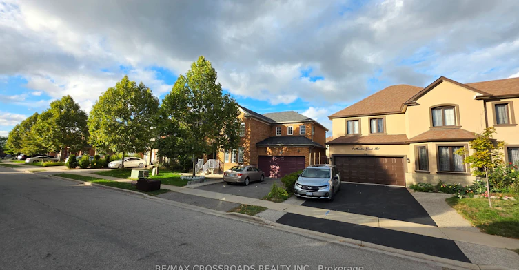 3 Meadow Glade Road, Brampton, ON, L6R 1Z7 - 7