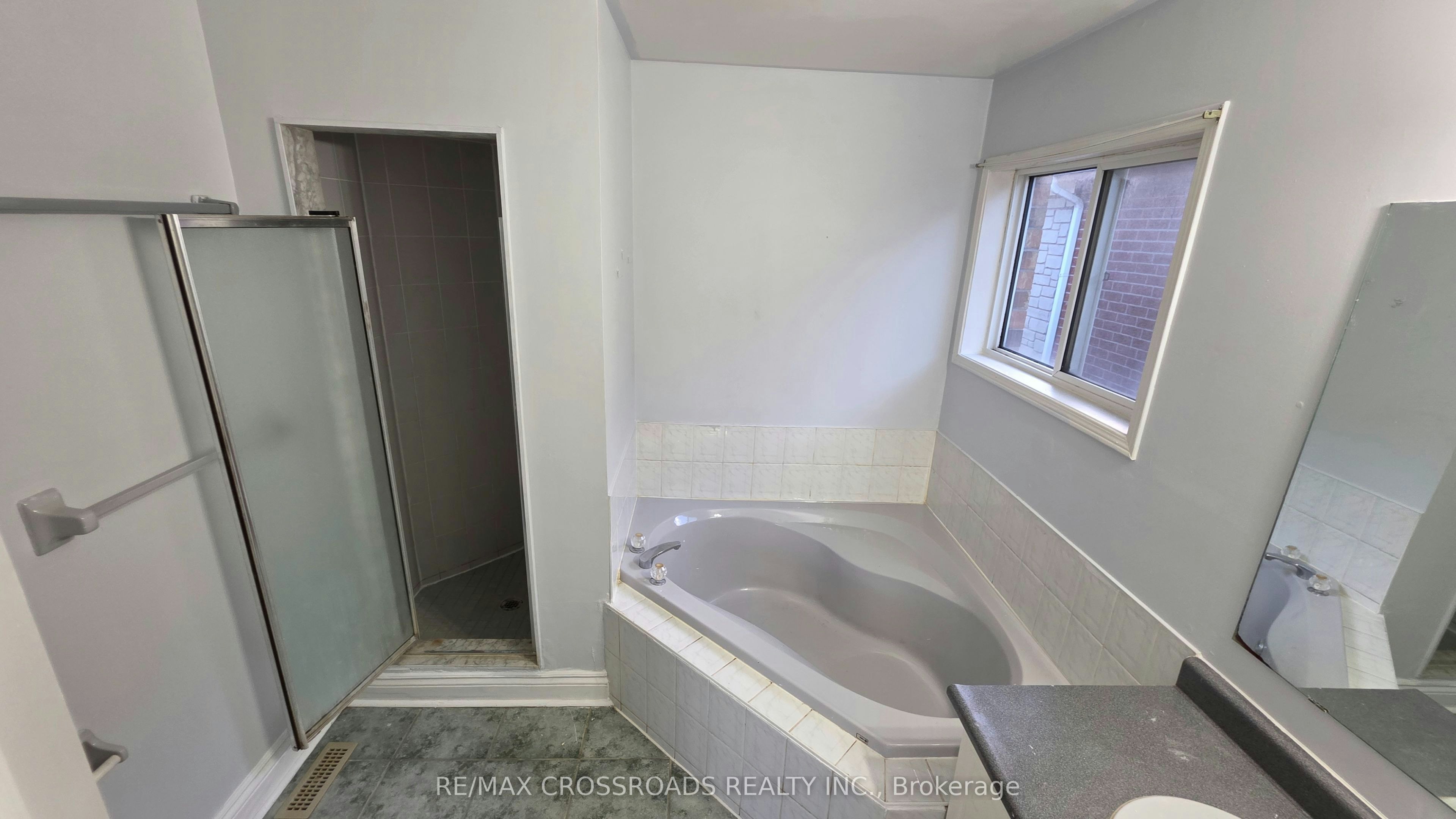 3 Meadow Glade Road, Brampton, ON, L6R 1Z7 - 36