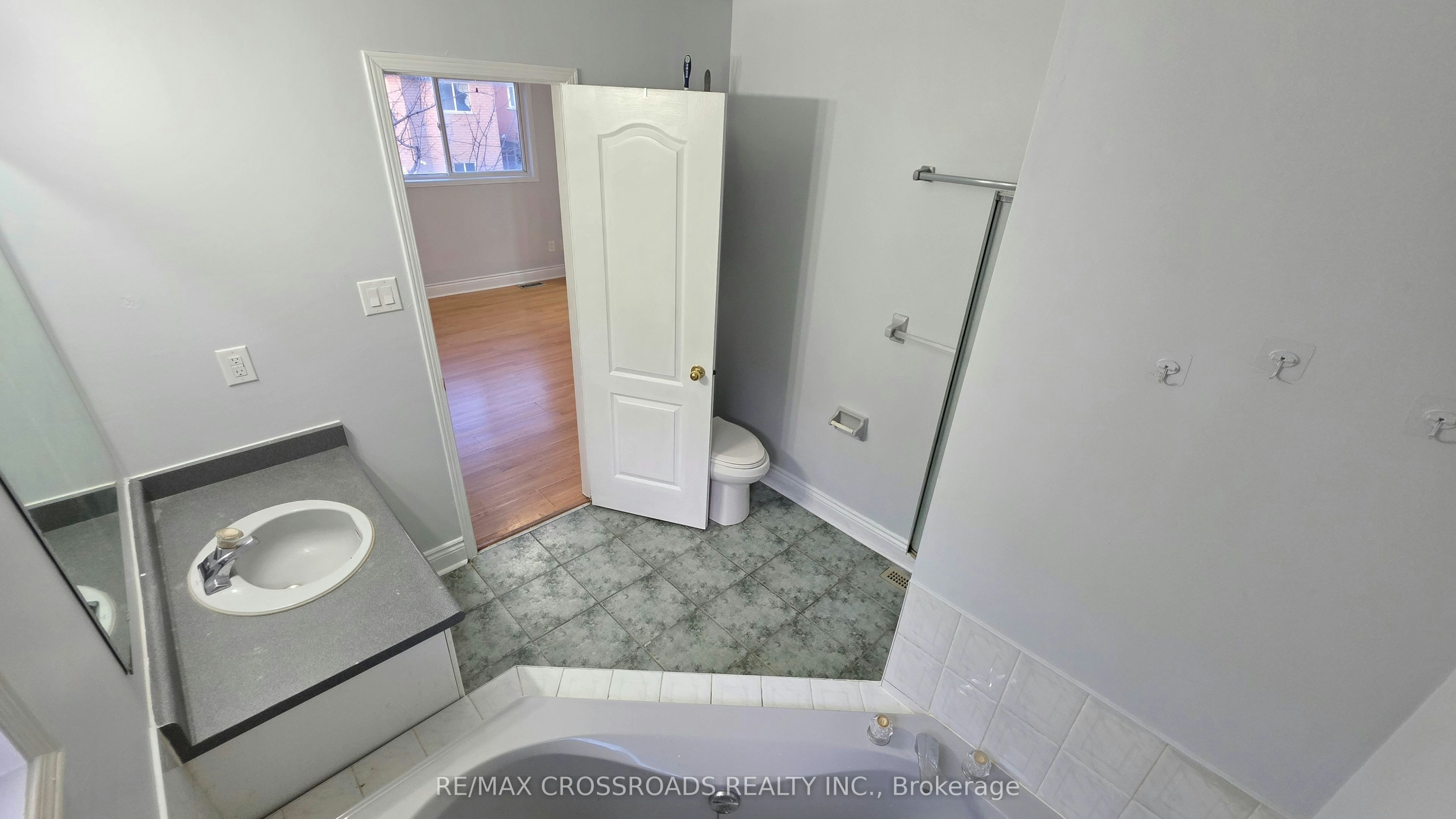 3 Meadow Glade Road, Brampton, ON, L6R 1Z7 - 37