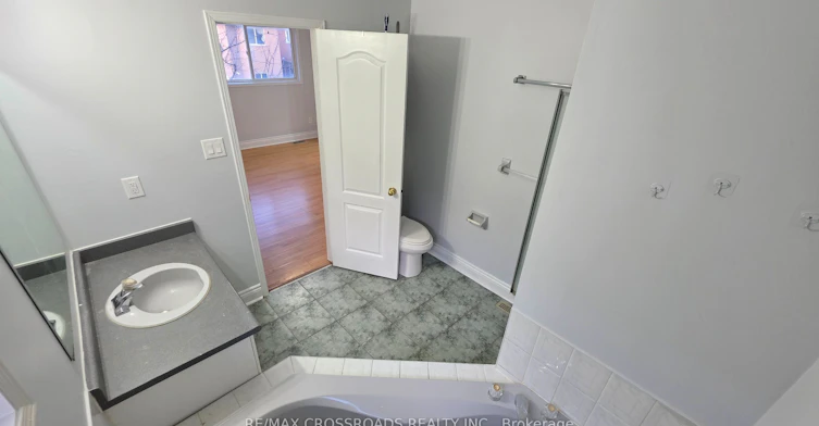 3 Meadow Glade Road, Brampton, ON, L6R 1Z7 - 37