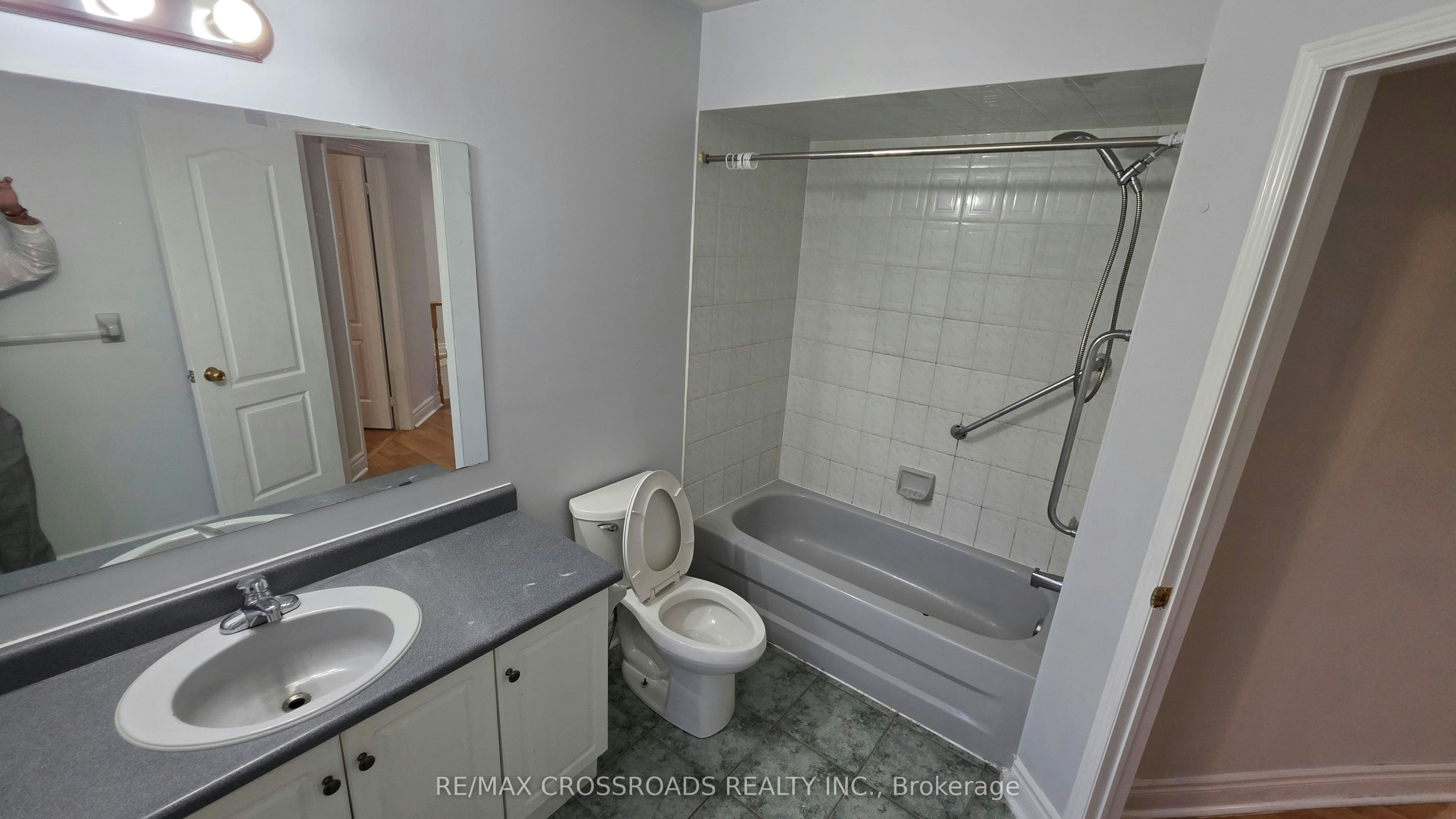 3 Meadow Glade Road, Brampton, ON, L6R 1Z7 - 30