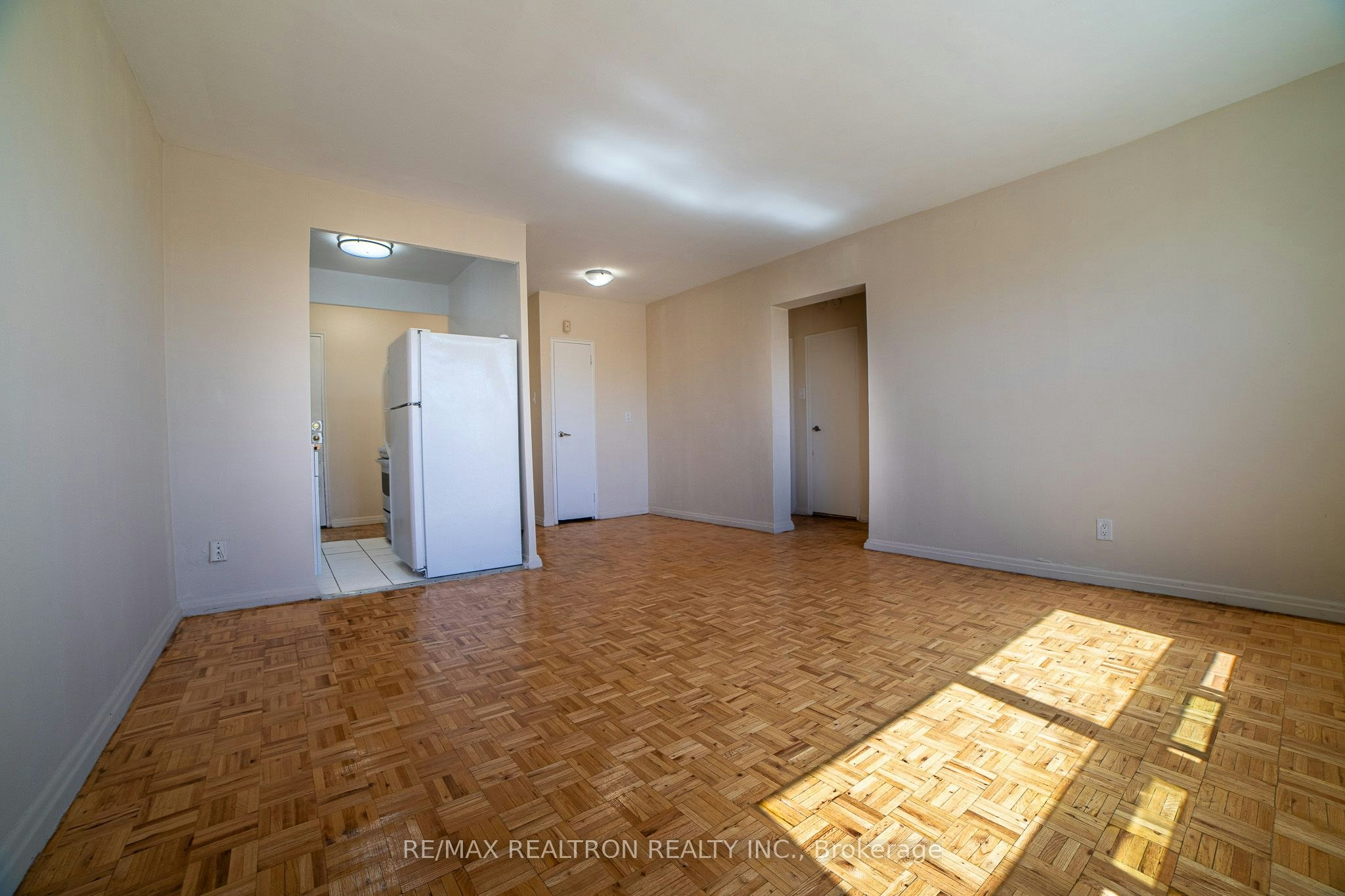 215-2355 Lake Shore Boulevard W, Toronto, ON, M8V 1C1 - 5