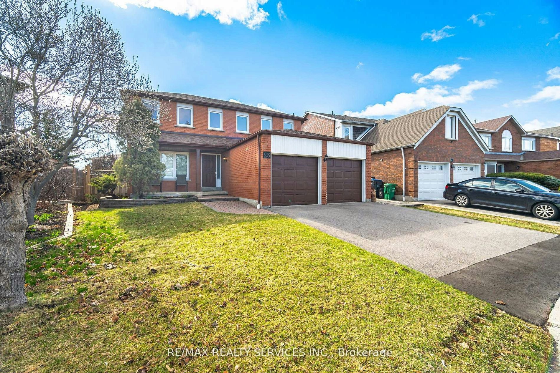 23 Newbury Crescent, Brampton, ON, L6S 5M3