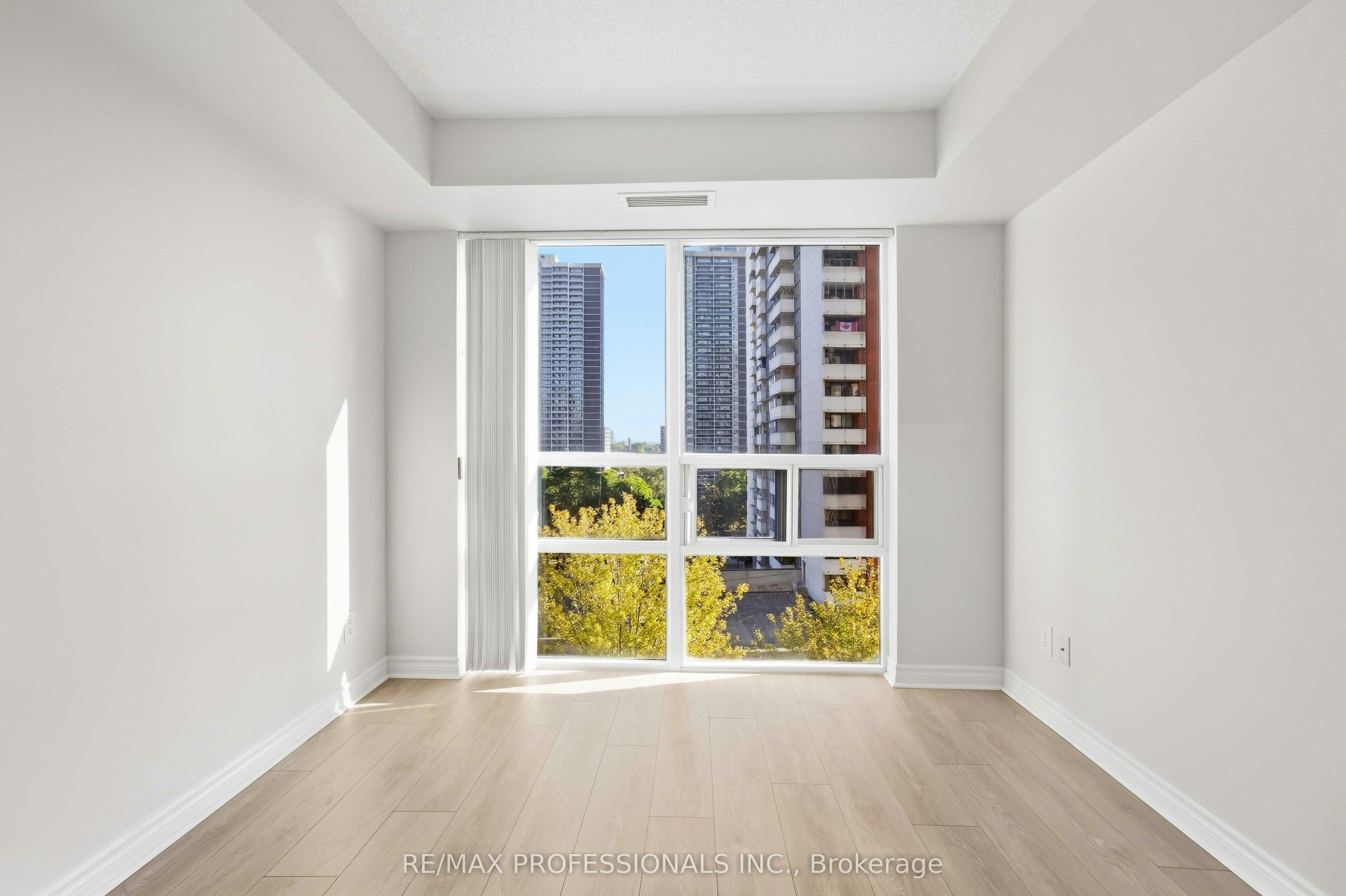 701-5 Michael Power Place, Toronto, ON, M9A 0A3 - 17