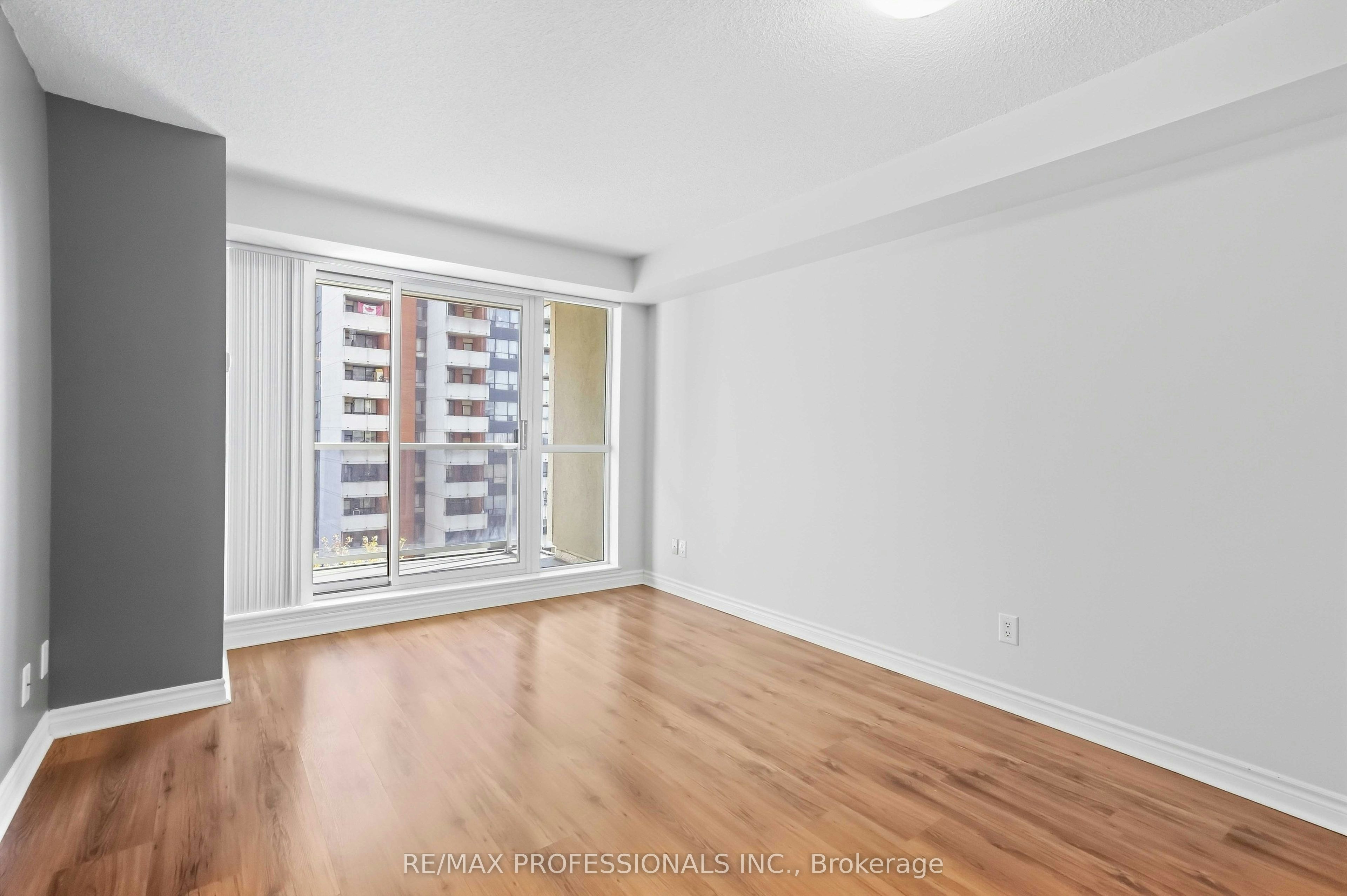 701-5 Michael Power Place, Toronto, ON, M9A 0A3 - 5