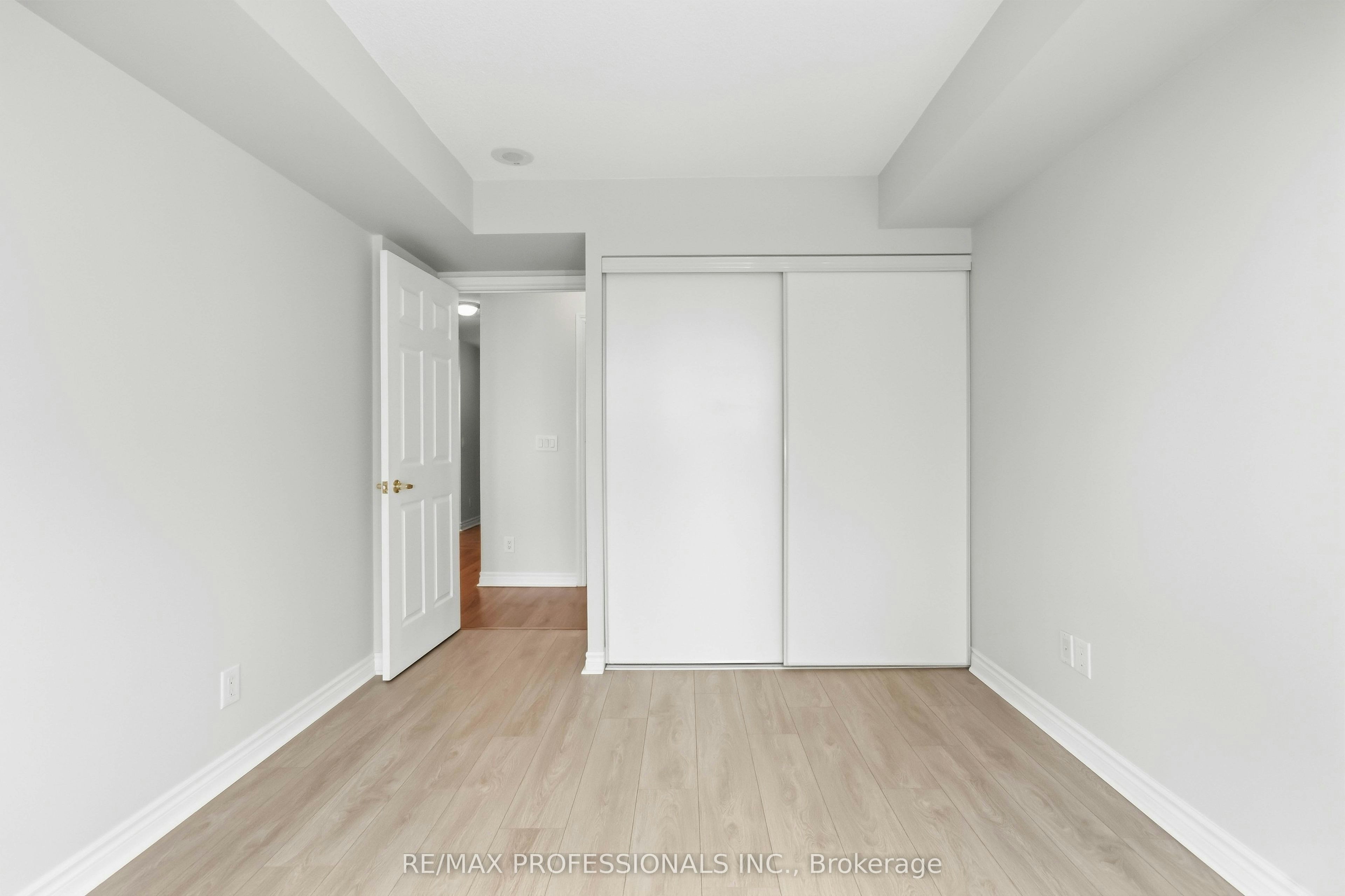 701-5 Michael Power Place, Toronto, ON, M9A 0A3 - 20