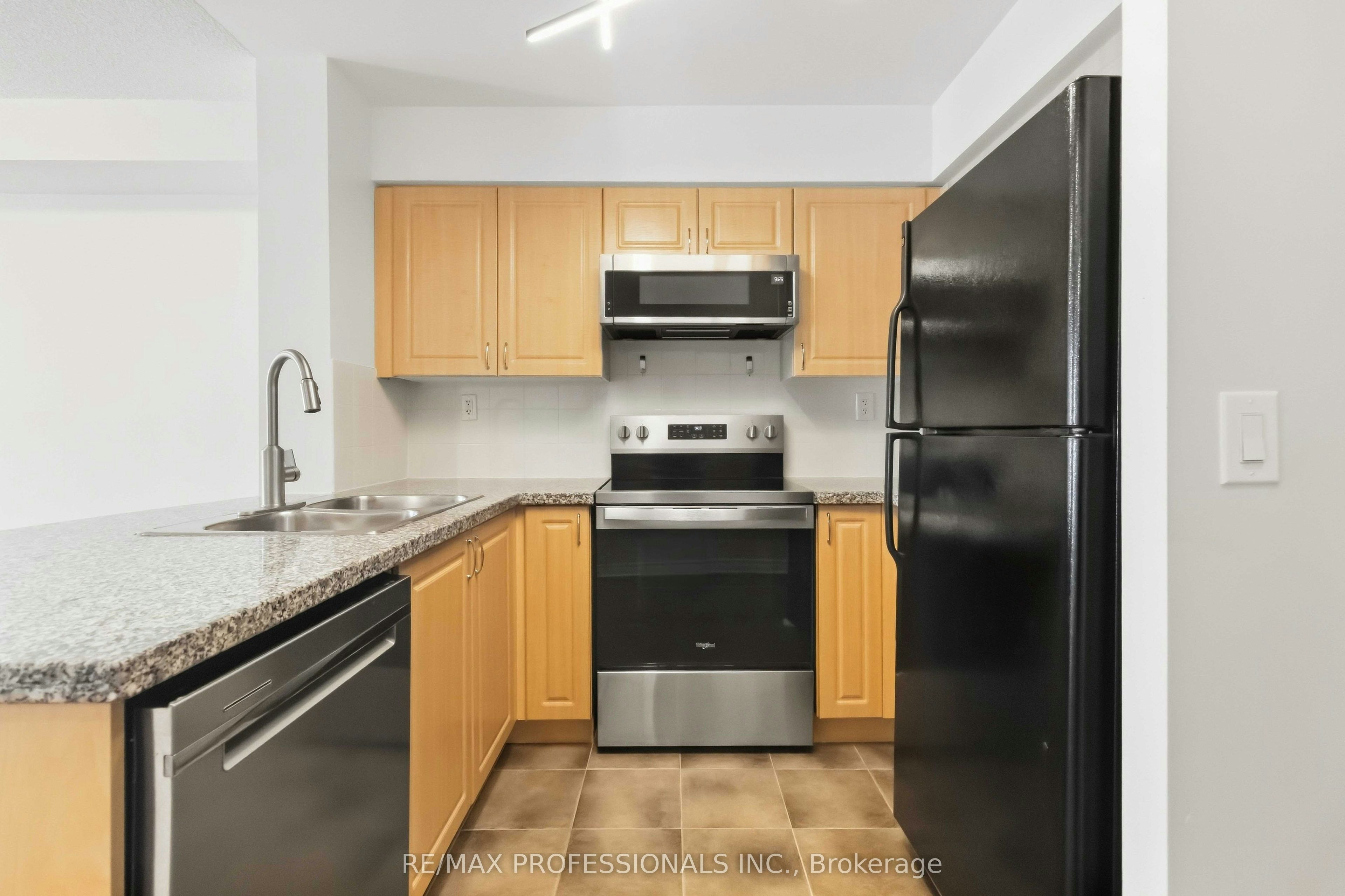 701-5 Michael Power Place, Toronto, ON, M9A 0A3 - 11