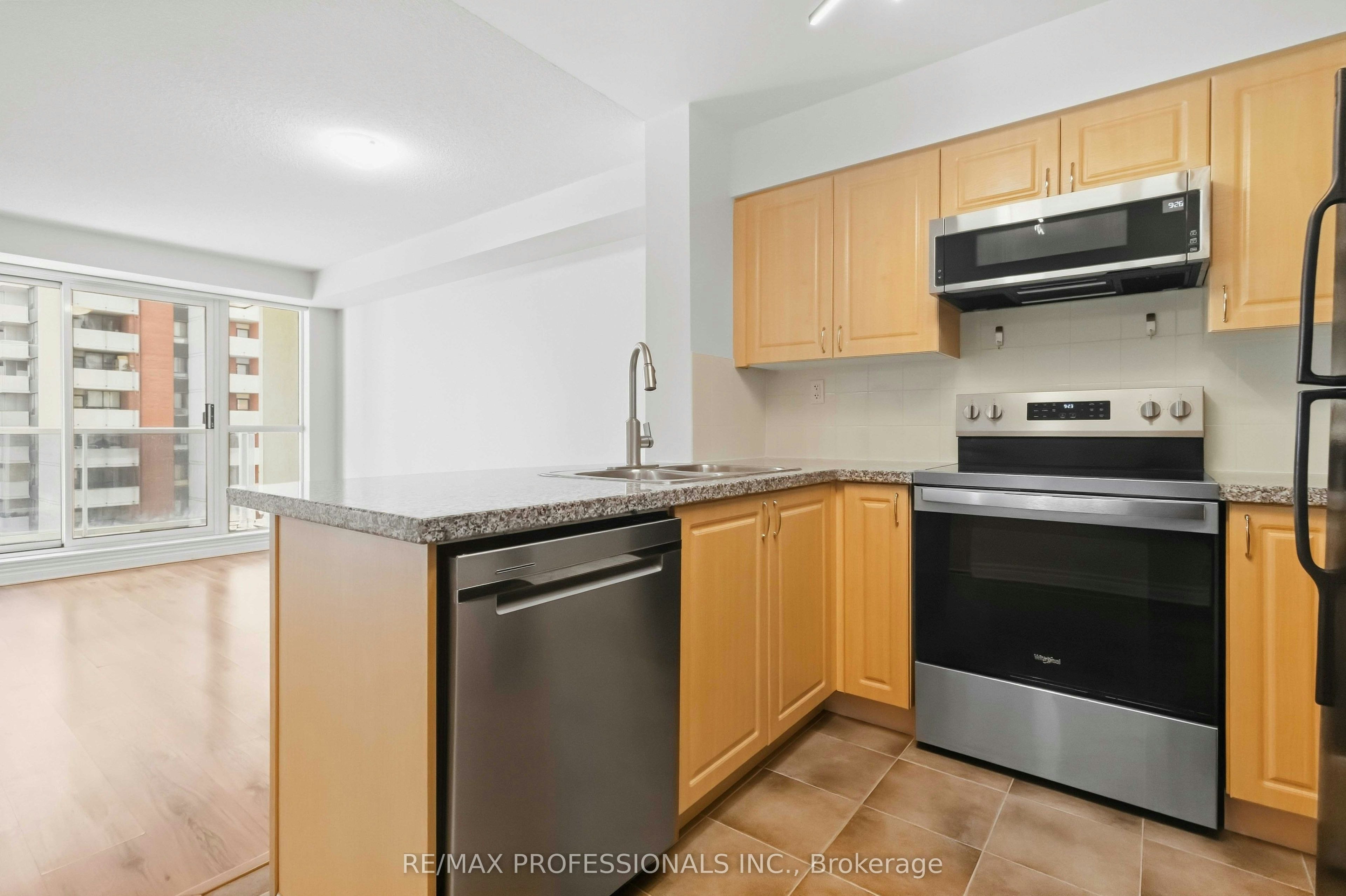 701-5 Michael Power Place, Toronto, ON, M9A 0A3 - 12
